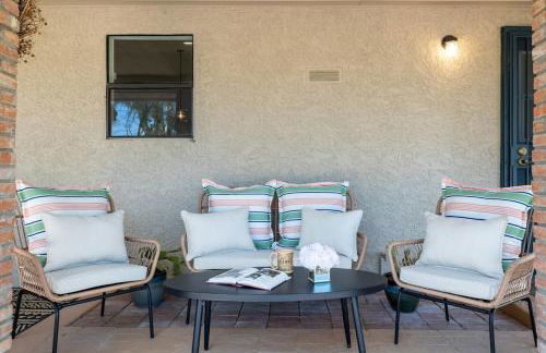 Bus Stop Saloon - Cave Creek with Spa - Photo 8