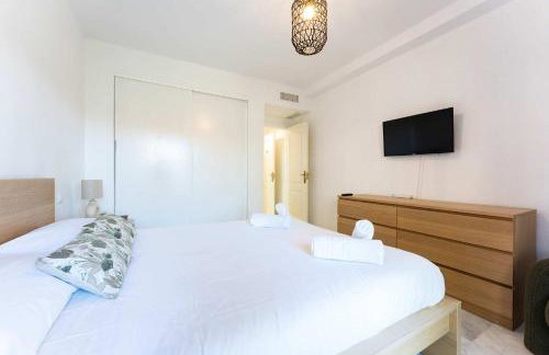 Bajo con acceso directo desde la terraza a la piscina y parking privado en La Reserva de Marbella by Sunny Residences - Foto 15