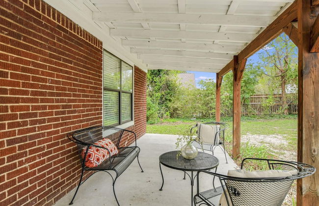 Newly Updated Cozy 1927 Uptown Tudor 4 min to Magnolia - Foto 38