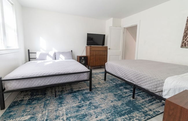 Spacious 4BR Family Home in Detroit Wifi & Parking - Foto 7