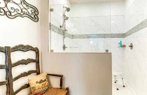 Sleek Getaway on Lake Wawasee with Private Dock! - Foto 19