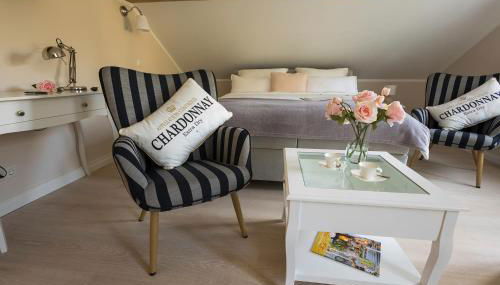 Nostalgie-Nest mit Boxspringbett - Foto 1