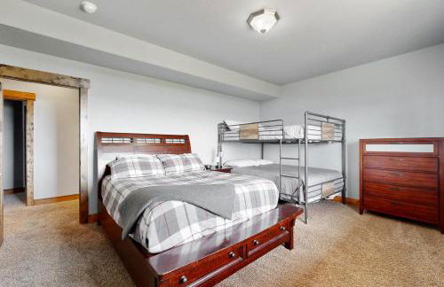 8 Bed 5 Bath Vacation home in Fish Haven - Photo 24