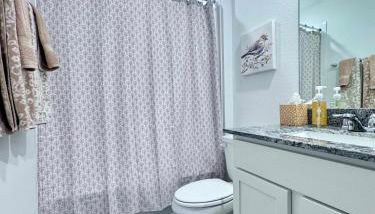 Newly built home Spacious & Comfortable 4BR 2BA - Photo 3