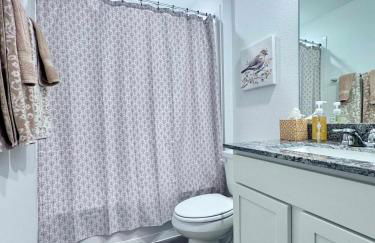 Newly built home Spacious & Comfortable 4BR 2BA - Photo 3