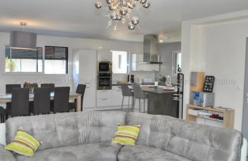 Grande maison moderne avec piscine à Tours, proche du centre-ville et de la Loire à Vélo - FR-1-381-231 - Photo 3