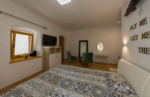 Krka Waterfalls - Photo 13