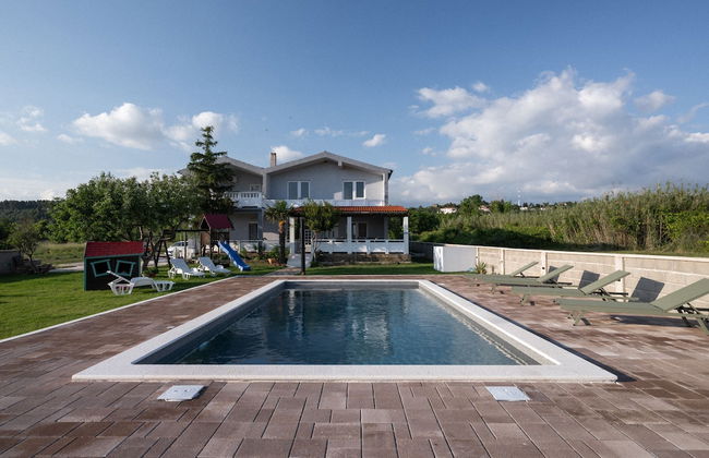 House Rose With Garden and Pool - Foto 21