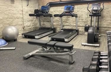 One-Of-A-Kind! Roll Up Garage Door-Pool, Speakeasy - Foto 29