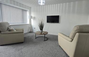 New 4bedroom house near Manchester Airport - Photo 13