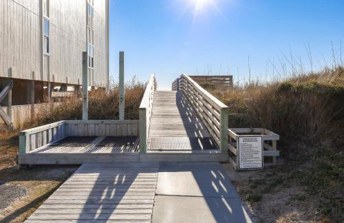 Carolina Waves - Oceanfront Relaxation and Poolside Fun in Surf City! - Foto 42
