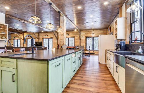 Maine Home with Hot Tub and Snowmobile Trail Access! - Foto 9