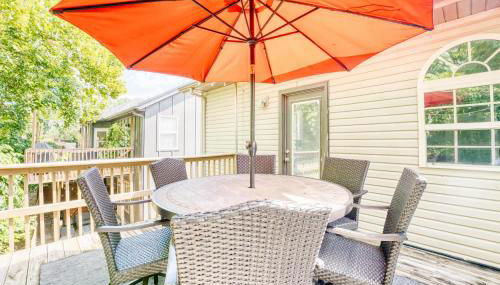 Spacious Modern Retreat with Game Room & Fire Pit near Trails - Foto 3