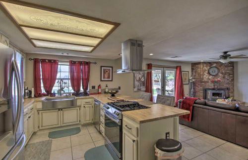 Spacious Lancaster Family Ranch - BBQ and Patio - Foto 9