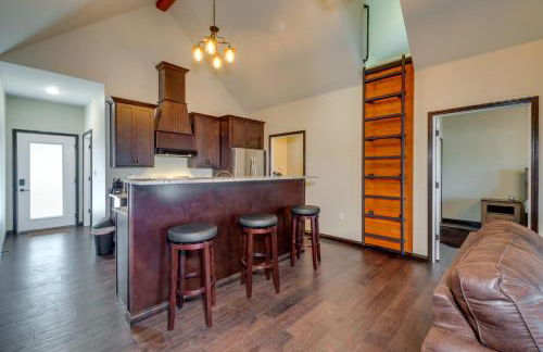 Tranquility Lake Getaway with Hot Tub on 27 Acres! - Foto 8