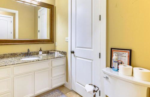 Lazy River Retreat in Cypress with Backyard Oasis! - Foto 17