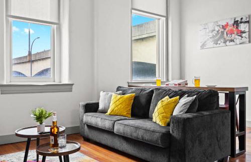 Chic and Comfy Unit w Free Parking Medical District - Foto 6