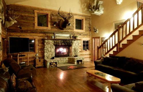Historic Alpine Lodge Rental near Jackson Hole, Wyoming - Photo 11