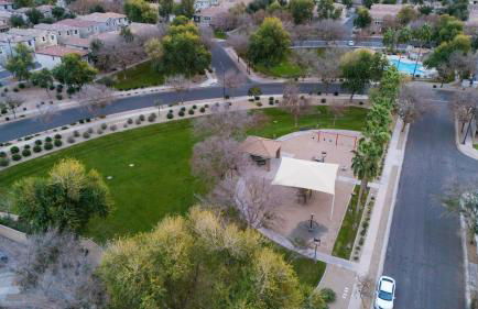 Modern 4BR Retreat in Prime Gilbert Location - Foto 14