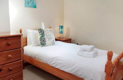 3 Bed Cottage - Parking - Ideal for Work Trips - Photo 10