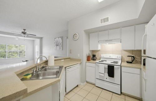 2BR with Resort-Style Amenities - Foto 11