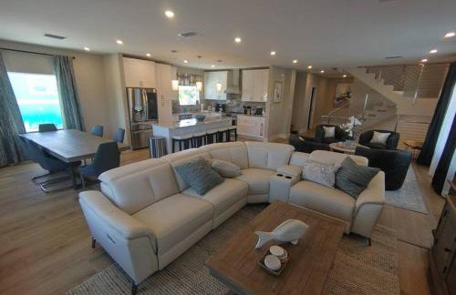 Oceanview Luxury Retreat 12 Guest 6 Beds Pool&Dock - Foto 1