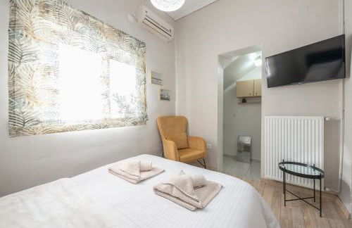 In the center of Messolonghi - Photo 25