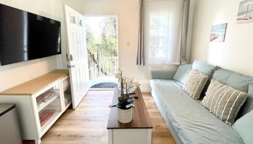 Hidden Gem with Hot Tub and Parking - 4 Guests - Foto 3