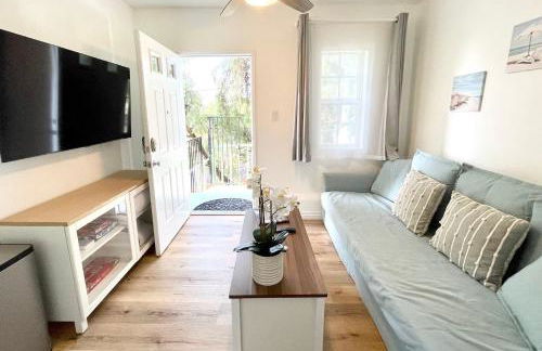 Hidden Gem with Hot Tub and Parking - 4 Guests - Foto 3