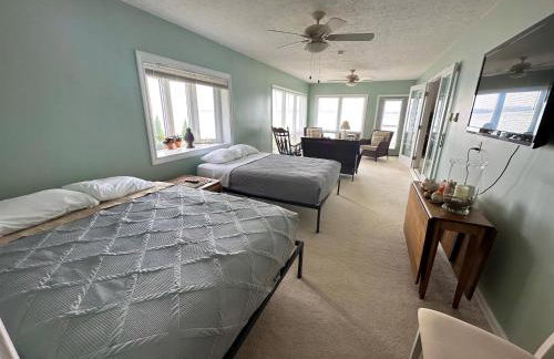 4 Bedroom Lakefront Home with Private Beach on Cedar Point Chaussee - Photo 80