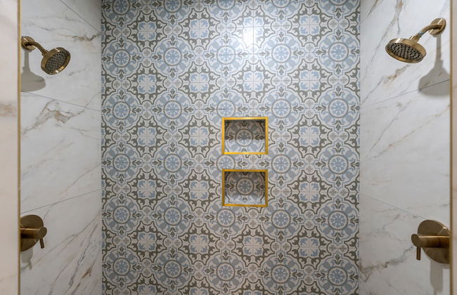 Luxurious Home with Theatre Room - Foto 28