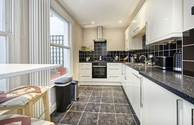 Spacious Pimlico Apartment by Underthedoormat - Foto 6