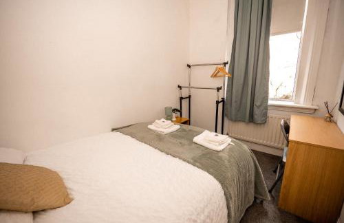 Apt - Sleeps 10 - Parking - Ideal for Contractors - Photo 22