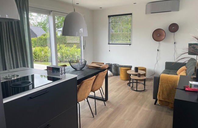 Chalet by Water in Idskenhuizen Recreation Park - Foto 14