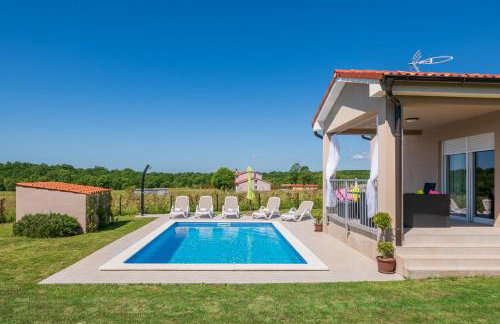 Family holiday house with private pool and playground - Foto 30