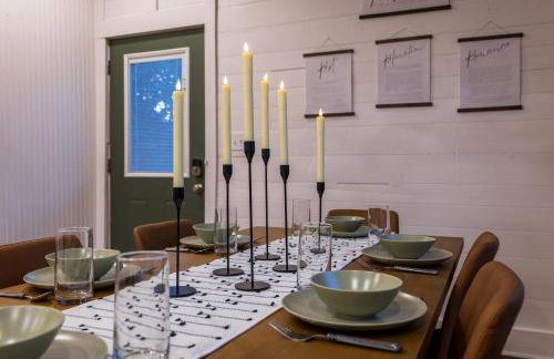 Cozy Spring Night HotTub Firepit PetFriendly Patio - Foto 7