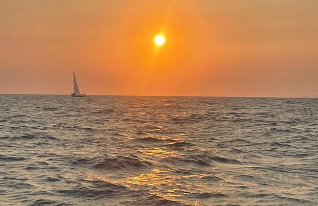 Tour privado de 3 horas al atardecer en Grecia con bebidas y refrigerios gratis - Foto 2