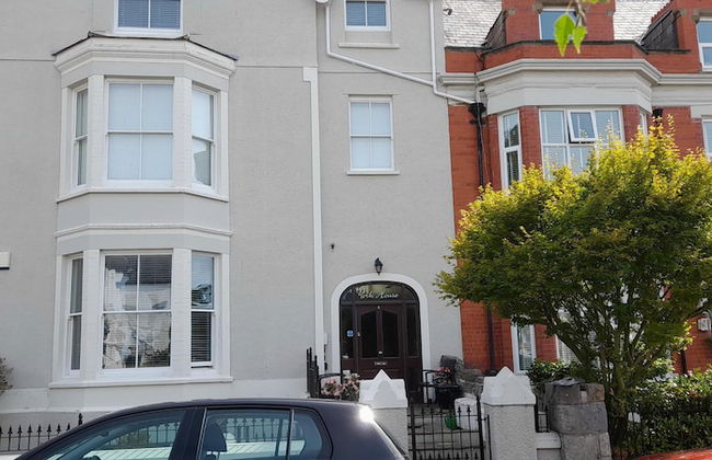 Llandudno Blissful Apartment Retreat in Llandudno - Photo 1