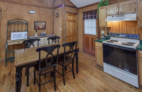 Er44 - Rising Eagle - Great Location! Close To Town! 2 Bedroom Cabin by RedAwning - Foto 12