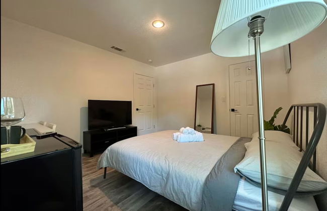 Urban Winter Escape Near Bricktown 1ZB 32B - Photo 4