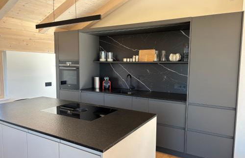 Berglinien am Chiemsee I Exklusive Ferienwohnung mit bis zu 3 Schlafzimmern 2 Bädern und Alpenblick - Photo 3