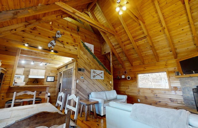 Adelaide's Den 2 Bedroom Cabin by RedAwning - Foto 14