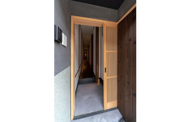 Hinaya Higashiyama - Photo 26