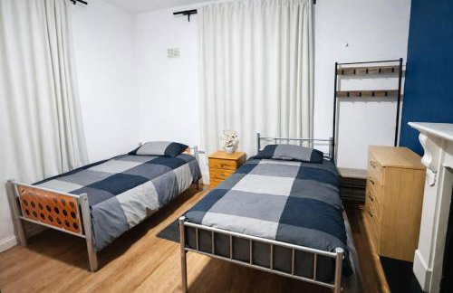 landvue stays, The Colchester town White House 4 bed 2 bath! - Foto 12