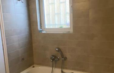 Traditional And Spacious Apartment In Neo Psychiko - Photo 32