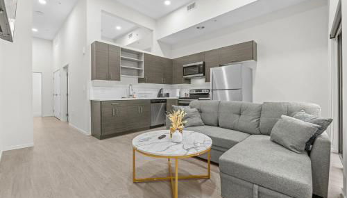 Luxury Condo l DT l Playhouse Square l Sofa Bed - Foto 5