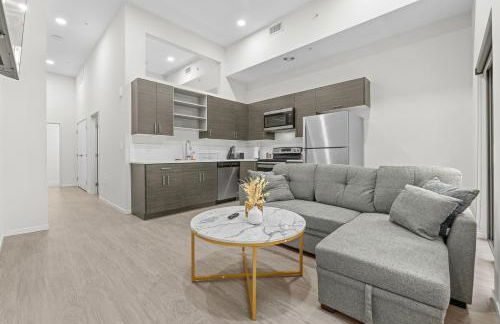 Luxury Condo l DT l Playhouse Square l Sofa Bed - Foto 5