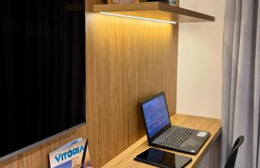 Flat confortável, a 200 metros da praia com estacionamento - Foto 17