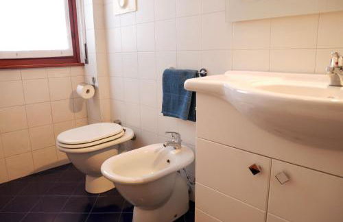 GuestHost - Raffaella splendido bilo x4 - Photo 32