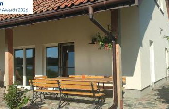 Jeziorosfera. Stodoła przy wodzie. - Foto 9